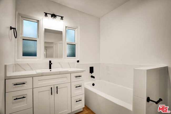 Building Photo - 5419 Gentry Ave