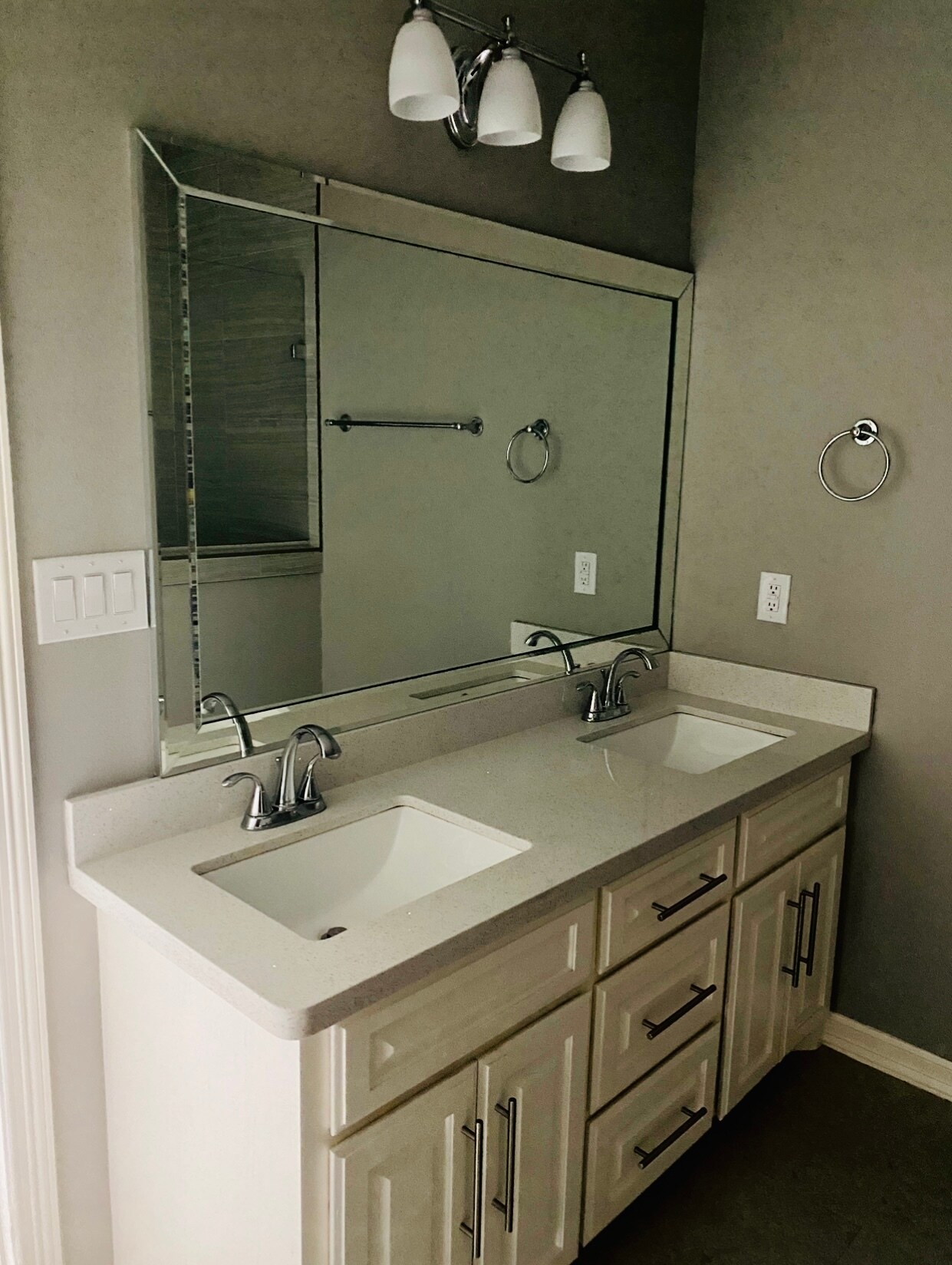 Building Photo - 3873 Tolosa St