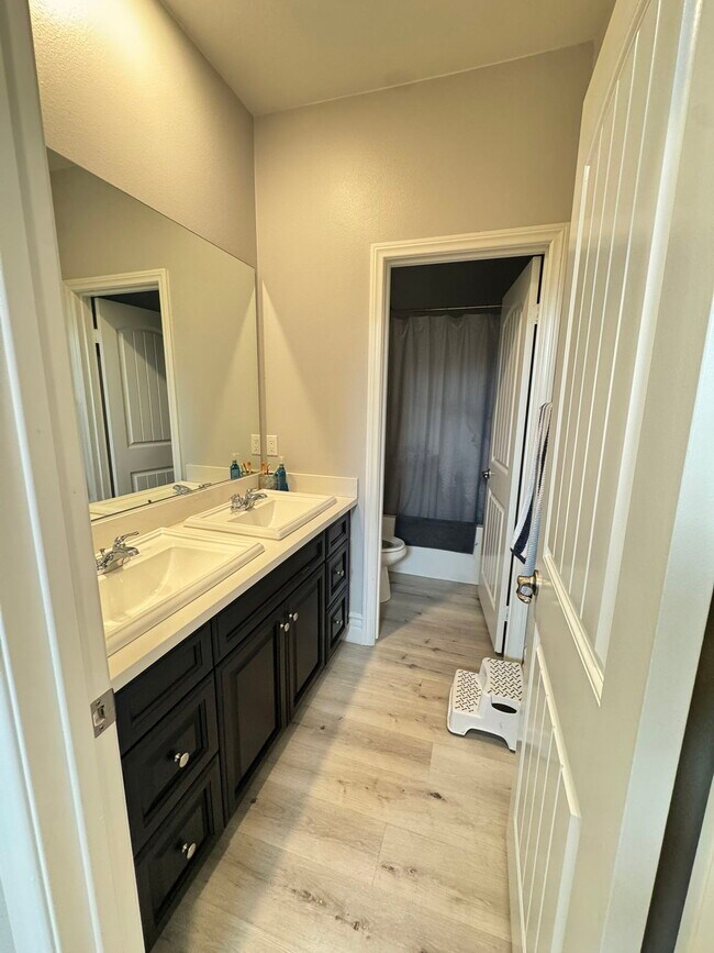 Building Photo - 3274 E Denali Dr