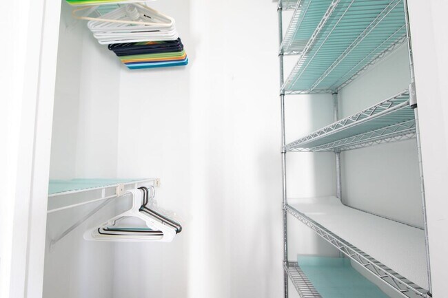 Building Photo - 736 W Ocean View Ave