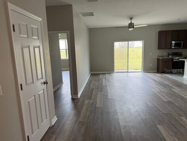 Building Photo - 3345 Curlew Ave