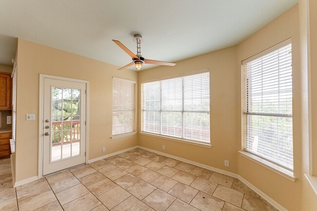 Building Photo - Spacious and stunning 4 bed 3.5 bath in Austin!!!