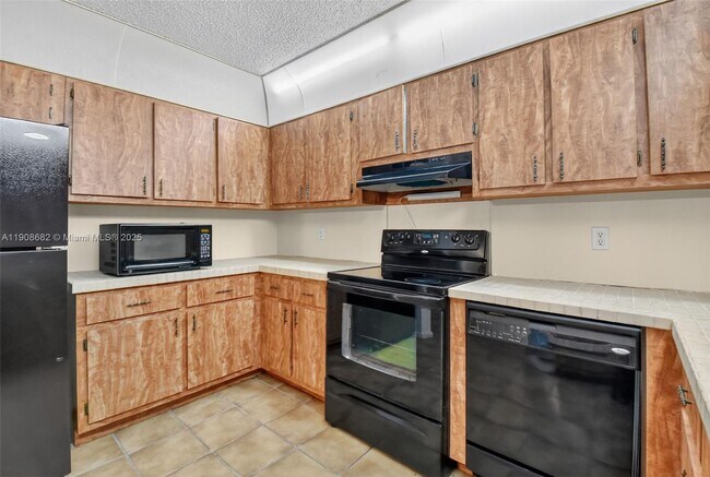 Building Photo - 6858 S Congress Ave