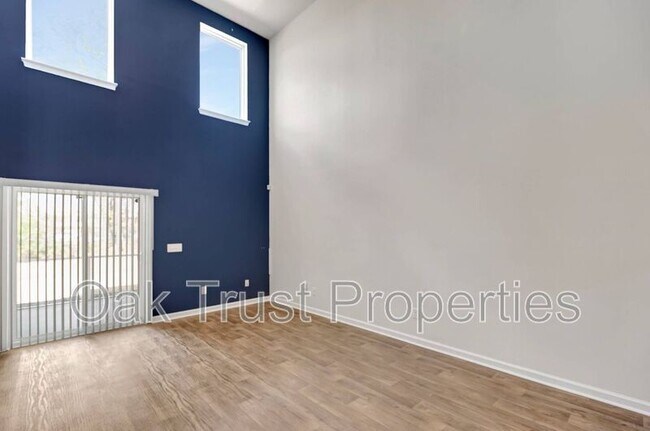 Building Photo - 703 Hilchot Dr