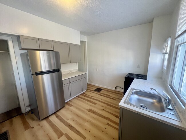 Building Photo - 26 N 16th St