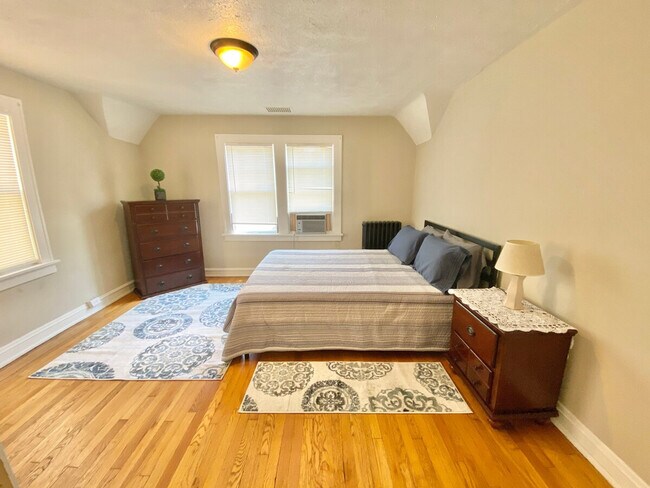 Building Photo - 988 Nela View Rd