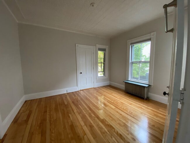 Building Photo - 15 Summit St