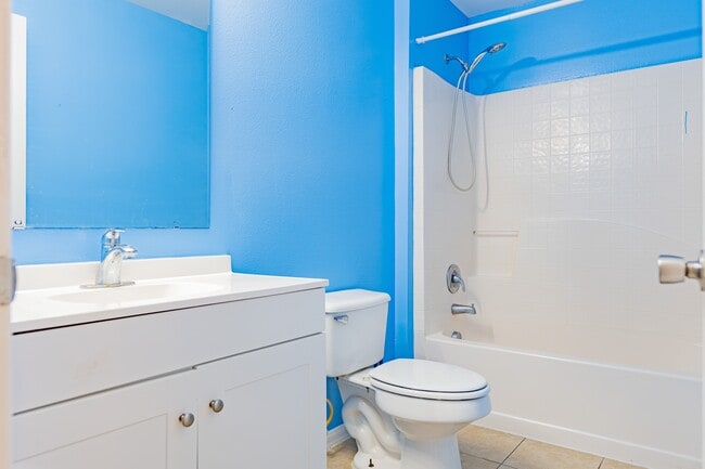 Building Photo - 274 Curtis Ave