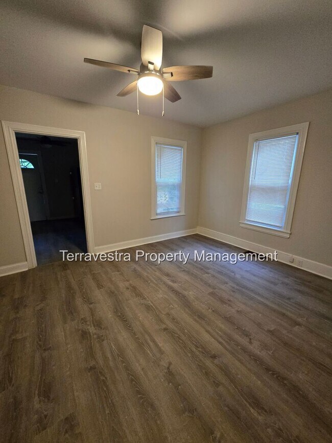 Building Photo - 321-323 South 5th Street