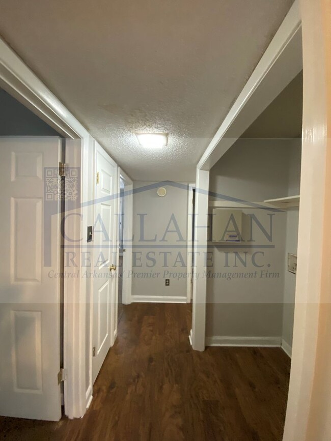 Building Photo - Indian Hills 3 Bedroom