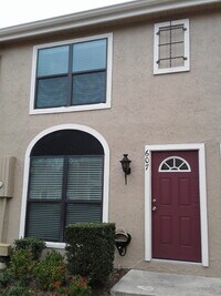 Building Photo - 2/2.5 WINTER SPRINGS