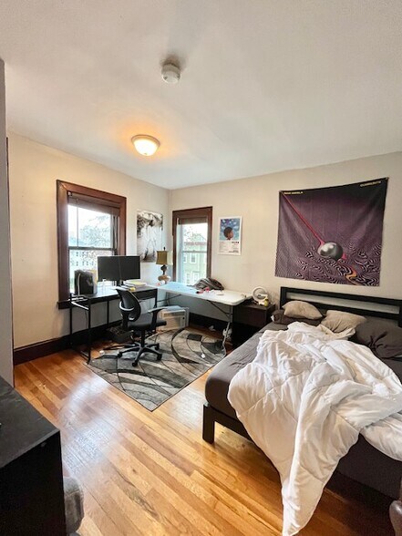 Building Photo - 18 Sachem St