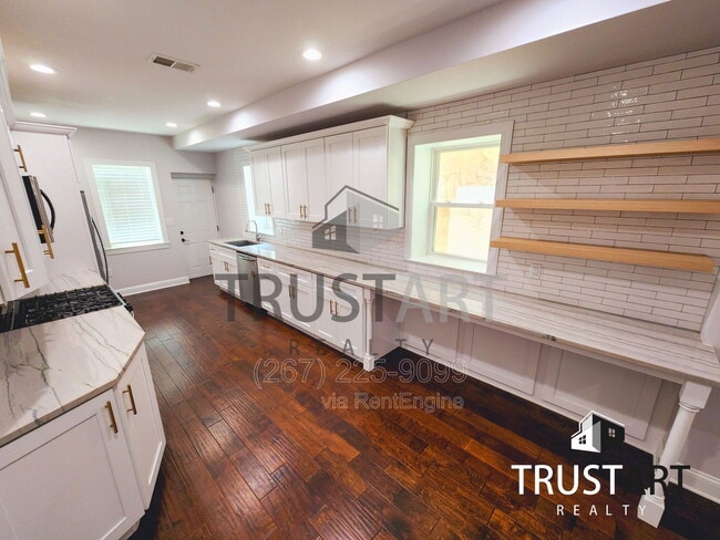 Building Photo - 2225 N Hancock St