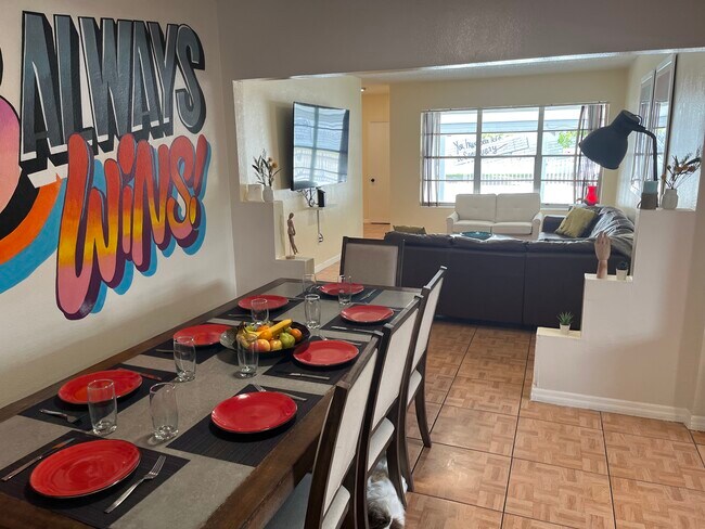 Building Photo - 575 NW 33rd St