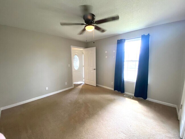 Building Photo - 2719 Knob Ct