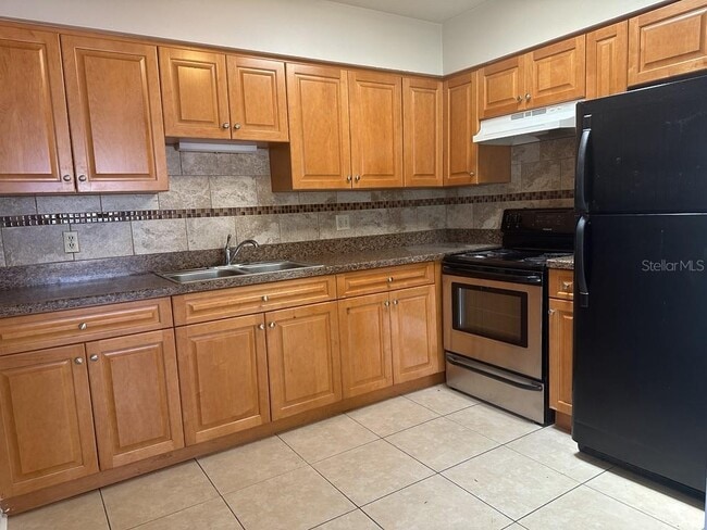 Building Photo - 6568 W Shore Cir