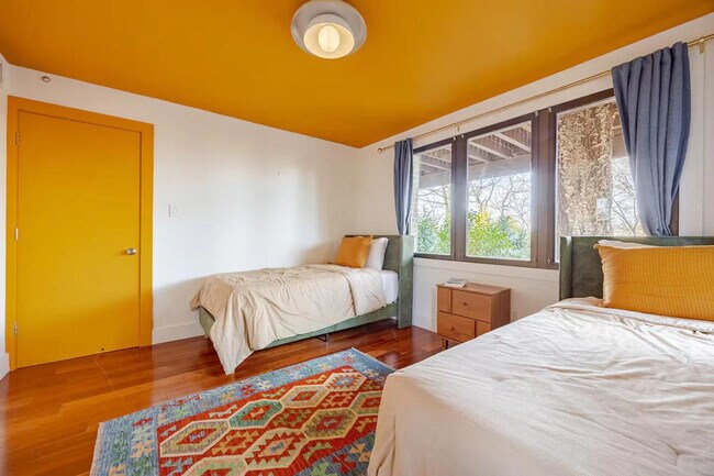 Building Photo - 2720 N Fillmore St