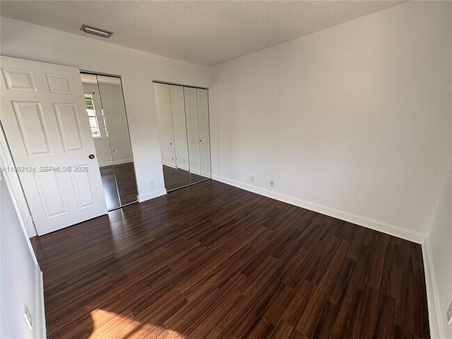 Building Photo - 6579 Via Regina