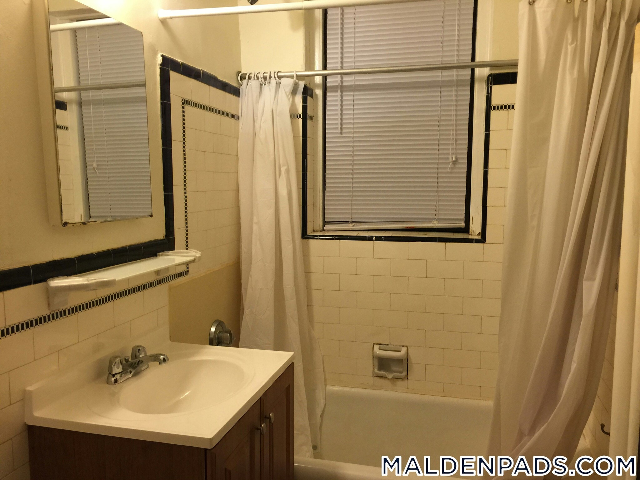 Building Photo - 349 Pleasant St