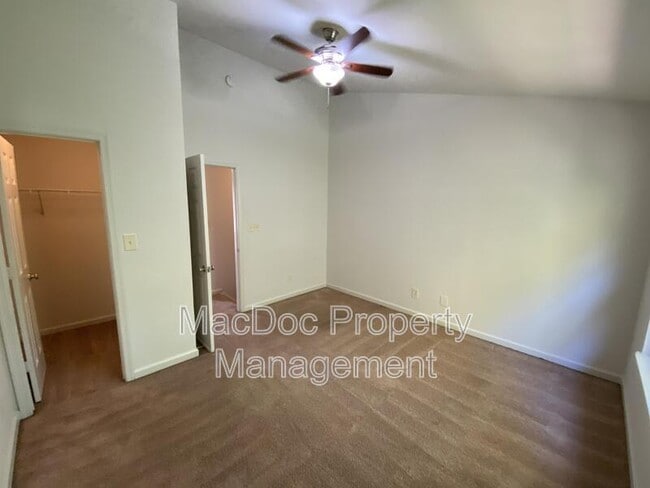 Building Photo - 4249 Normandy Ct