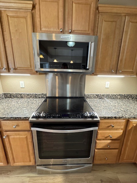 Building Photo - 1815 Woodland Way