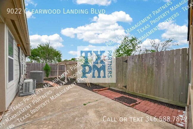 Building Photo - 9022 Clearwood Landing Blvd
