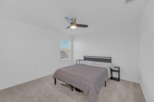 Building Photo - 2324 Willkomen Wy