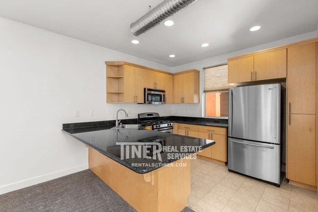 Building Photo - Industrial Loft in Fabulous Downtown Neigh...