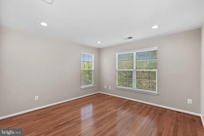 Building Photo - 43104 Baltusrol Terrace