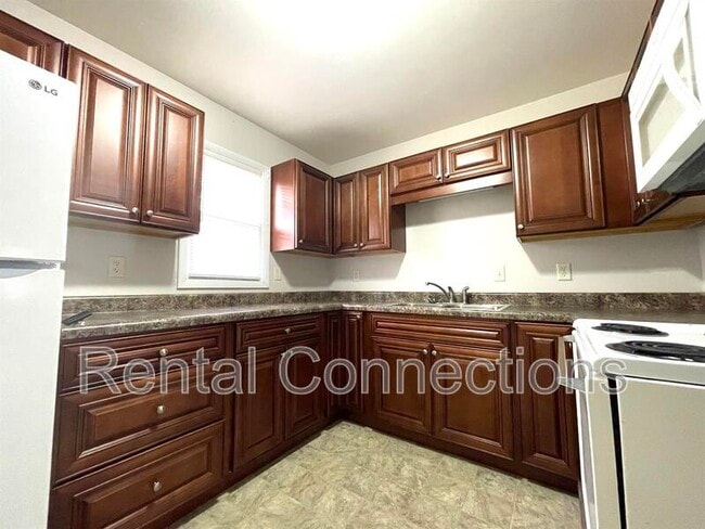 Building Photo - 8972 IL-13