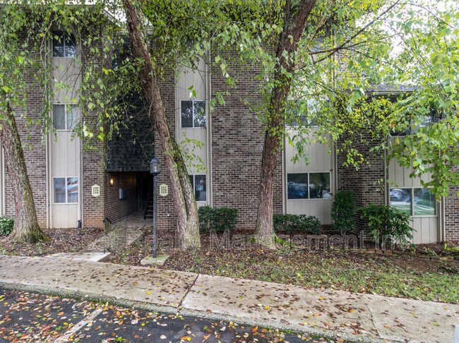 Building Photo - 3636 Taliluna Ave