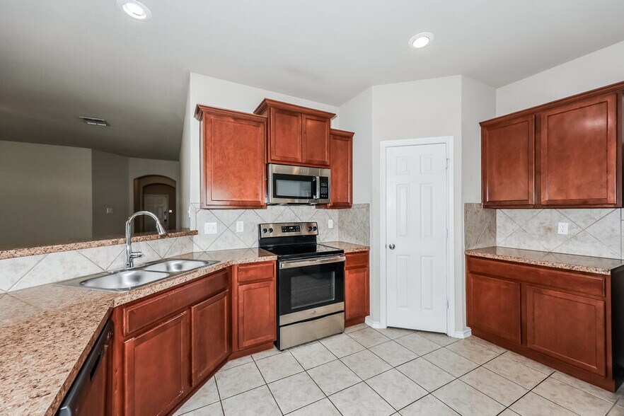Building Photo - 10973 Caldwell Ln