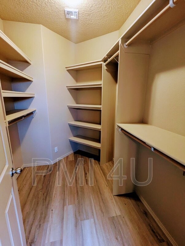 Building Photo - 2317 Garden Rd NE