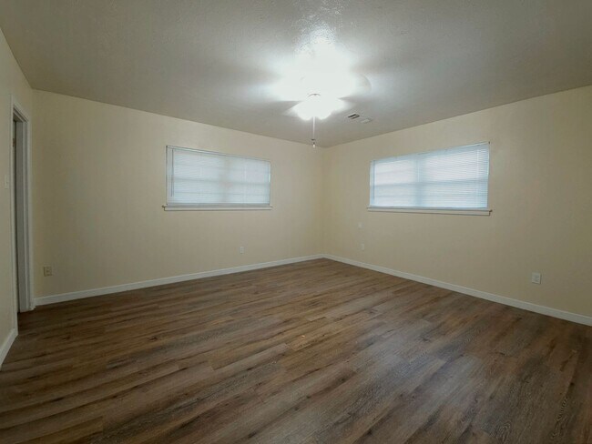 Building Photo - Spacious 3 Bed 2 Bath In Central Lubbock