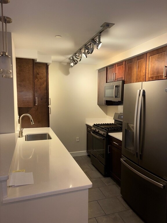 Building Photo - 130 John St