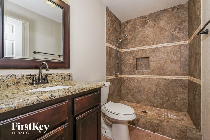 Building Photo - 916 Meadow Park Dr