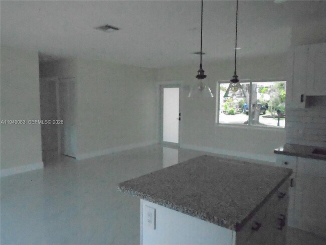 Building Photo - 6851 SW 48th Terrace