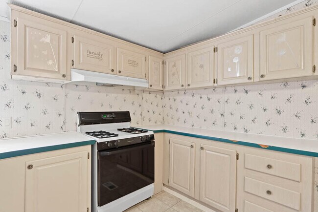 Building Photo - 505 Ricky Zelt Dr