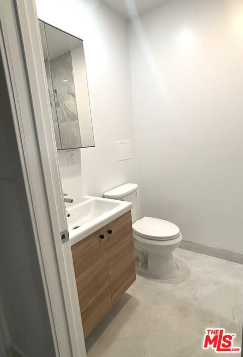 Building Photo - 2115 Venice Blvd.