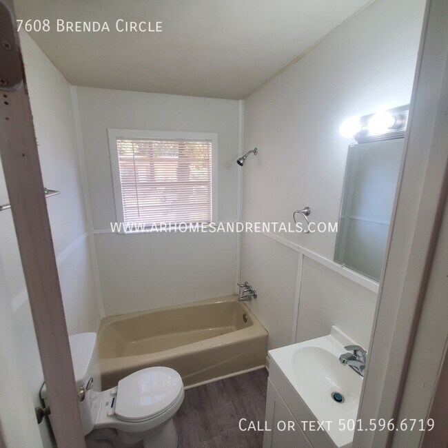 Building Photo - 7608 Brenda Circle | $1295 | 3 beds, 1.5 b...