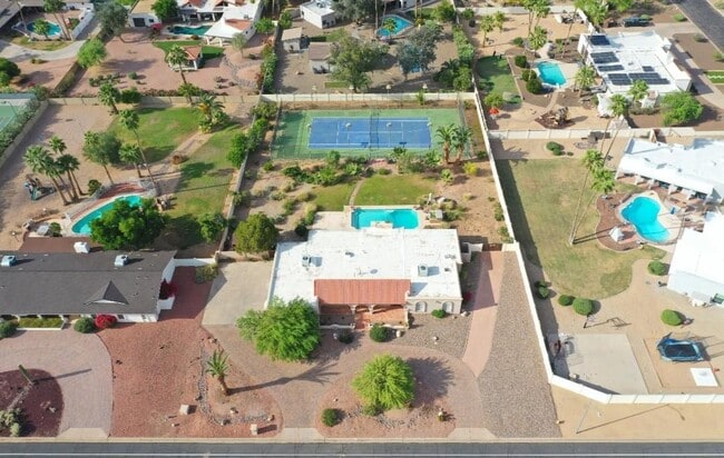 Building Photo - 5240 E Cholla St