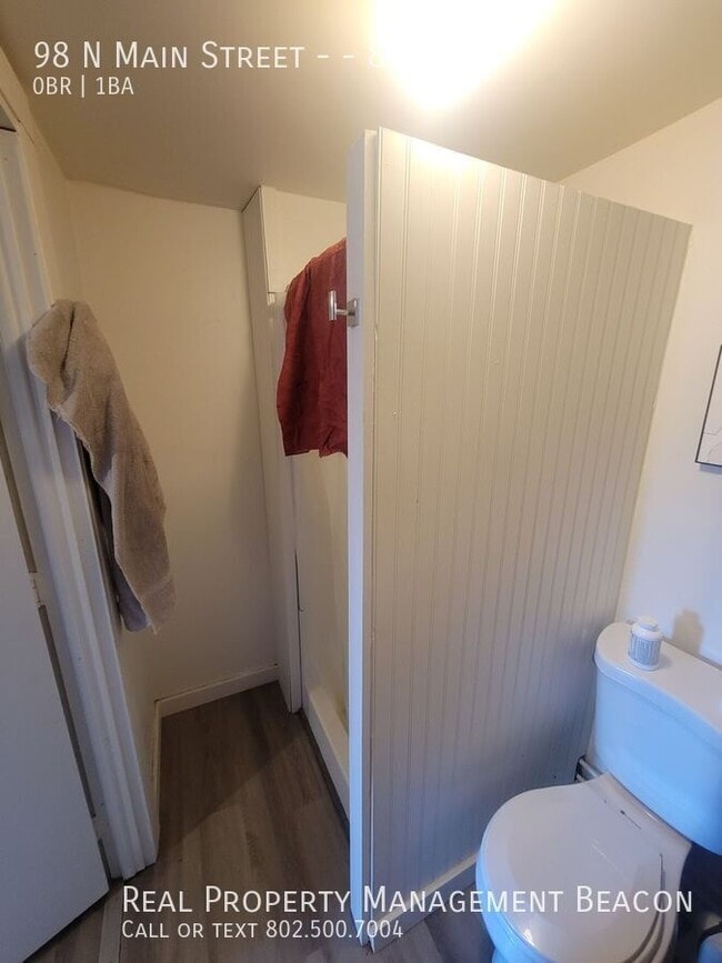 Building Photo - 98 N Main St