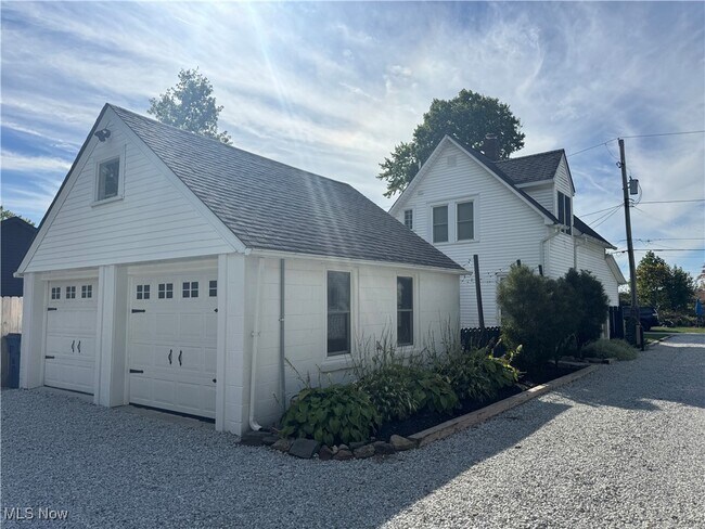 Building Photo - 5853 Melody Ln