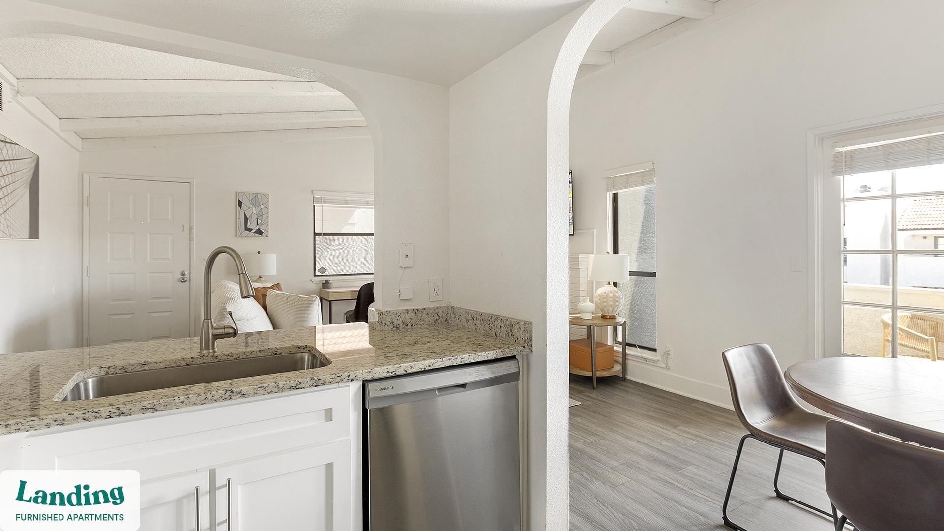 Building Photo - 5272 Tamarus St