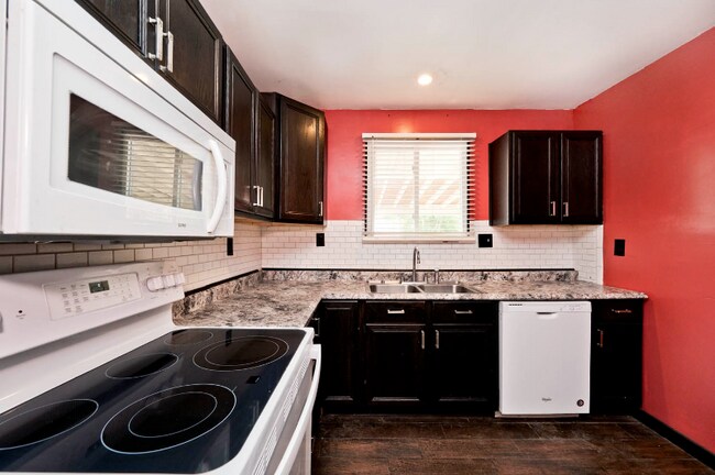 Building Photo - 269 N Vine St