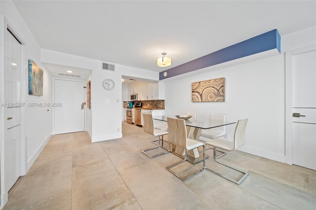 Building Photo - 2101 S Ocean Dr