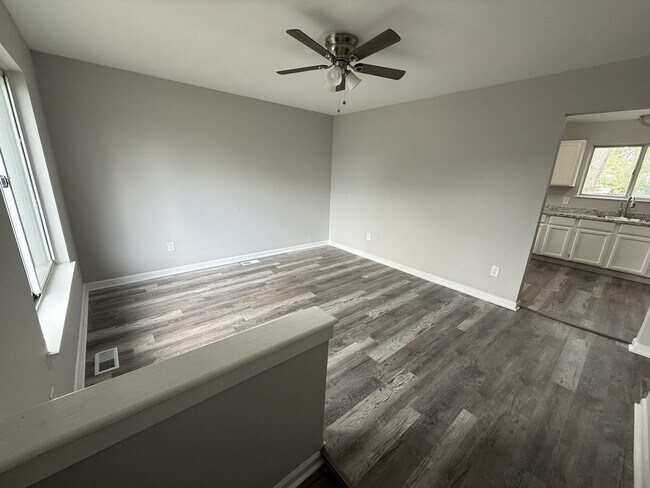 Building Photo - Quaint 3 bedroom Warren home