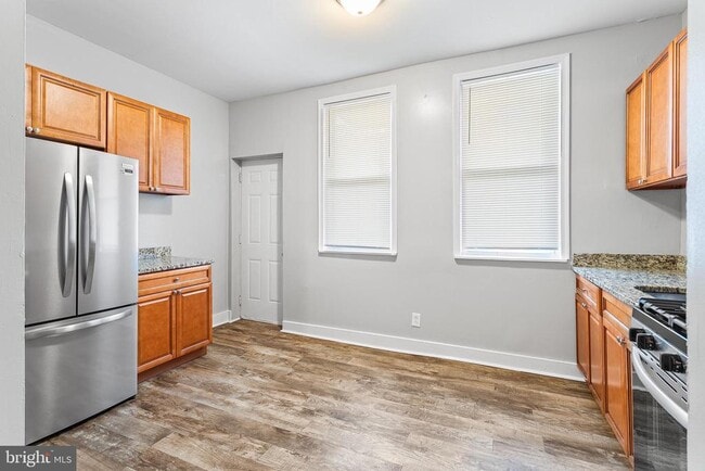 Building Photo - 544 N Allison St