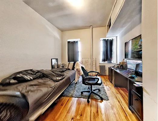 Building Photo - 322 Second Ave