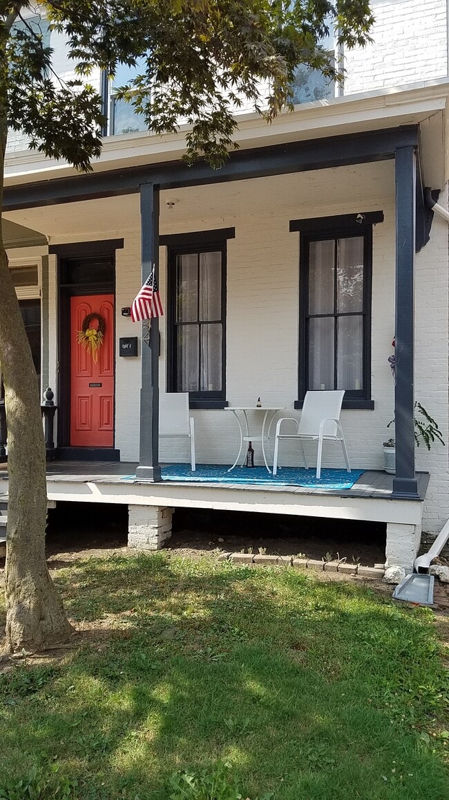Front Entrance - 132 S 2nd St